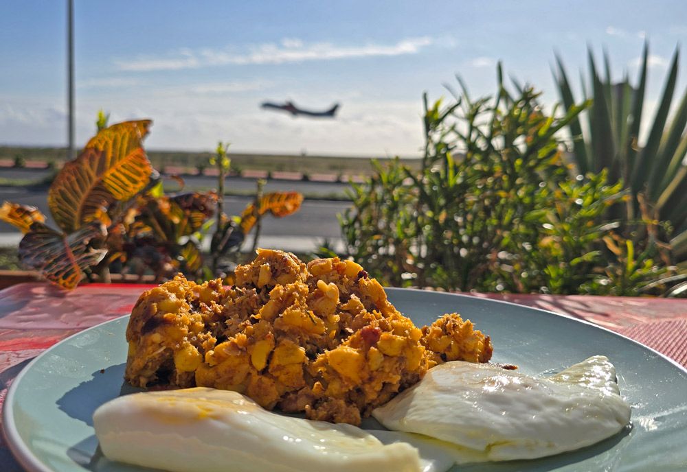 A cachupa que se come a ver aviões