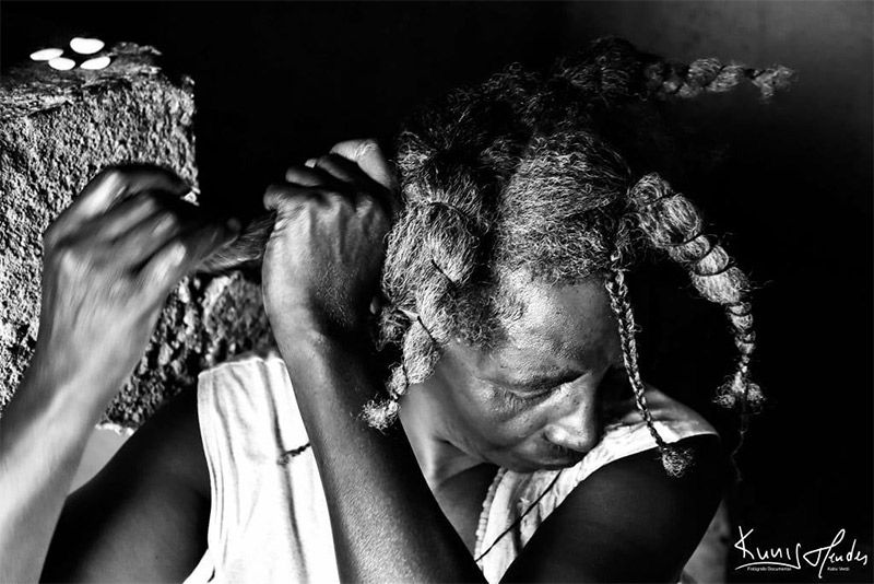 Kuny Mendes é um "fotógrafo documental" com registos fantásticos das gentes do interior da ilha de Santiago