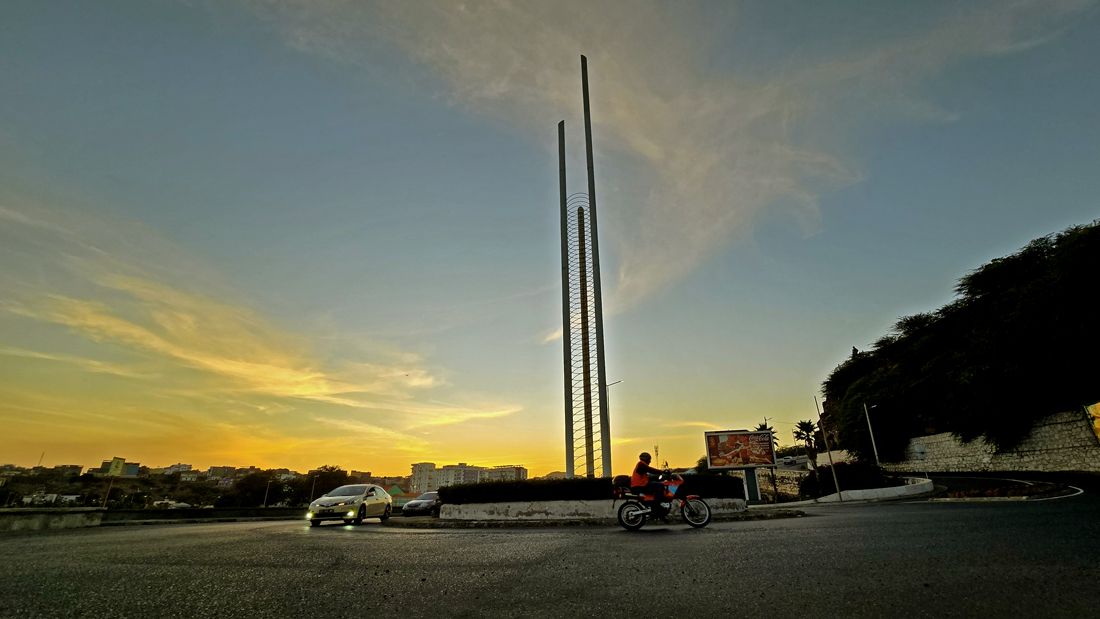 Monumento na rotunda  da rampa de São Januário  homenageia as vítimas de uma das maiores  tragédias de Cabo Verde